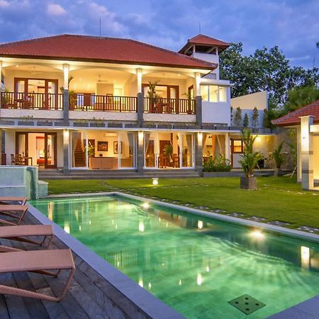 Villa Yenian By Villa Finder Canggu Εξωτερικό φωτογραφία